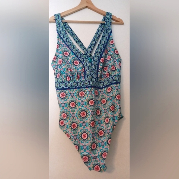 Catalina Blue and Pink Floral One Piece Swimsuit Used But Good Condition - Picture 2 of 8